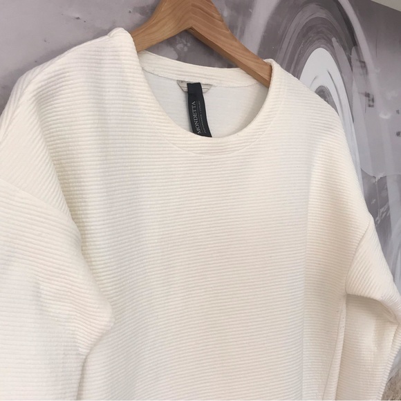 MONDETTA | Textured Knit Off-White Activewear Shirt Size S/M - Picture 6 of 12